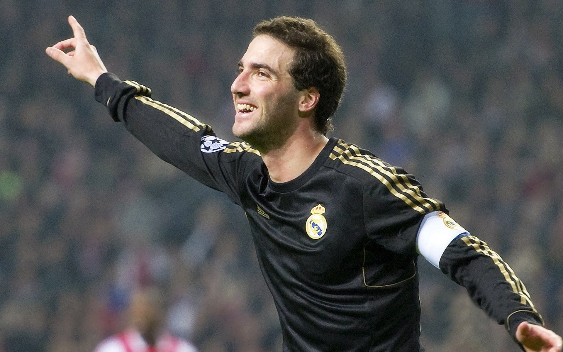 开云体育登录-坎特之夜，当平凡肉身筑起叹息之墙，让奥运悬念在哨响前崩塌