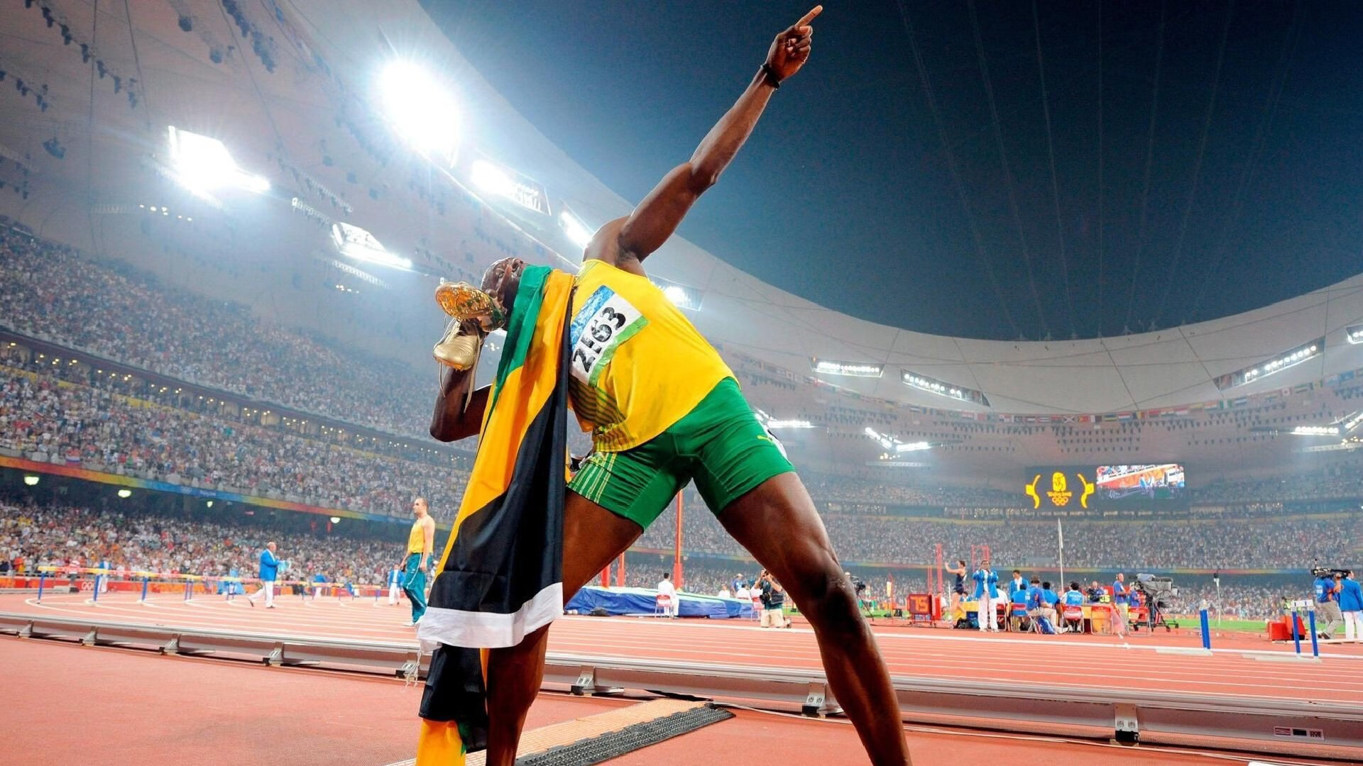 哥斯达黎加轻取AC米兰，当足球版图被重新定义，弗拉霍维奇的存在感哲学