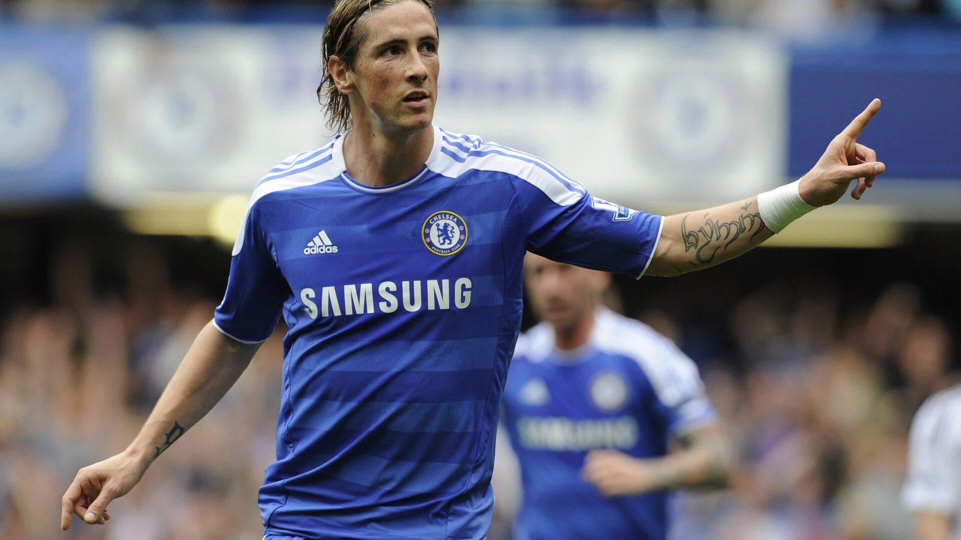 当黄蜂蛰疼开拓者，乔治的欧冠之夜与篮球的战争隐喻